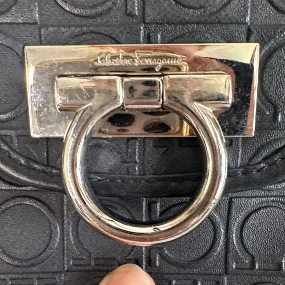 Salvatore Ferragamo Vintage Logo-Embossed Leather Shoulder Bag – Black - Picture 3 of 12